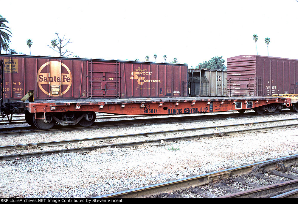 Illinois Central Gulf 53' flat car ICG #906017